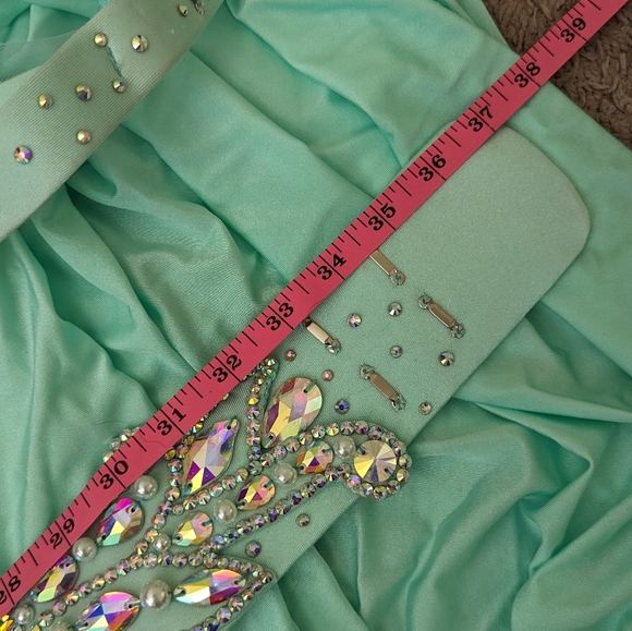 Mint professional bellydance costume - Picture 4 of 7